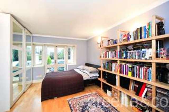  Image of 3 Bedroom Flat for sale at Mapesbury Cons Area London Fortune Green, NW2 4DX