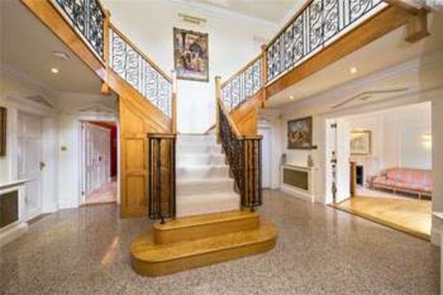  Image of 7 Bedroom Detached for sale at Finchampstead Wokingham Finchampstead, RG40 3SS