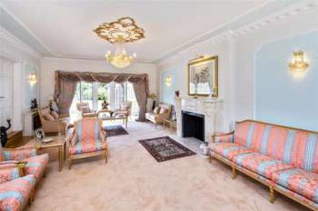  Image of 7 Bedroom Detached for sale at Finchampstead Wokingham Finchampstead, RG40 3SS