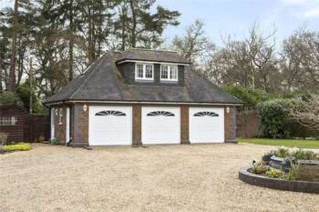  Image of 7 Bedroom Detached for sale at Finchampstead Wokingham Finchampstead, RG40 3SS