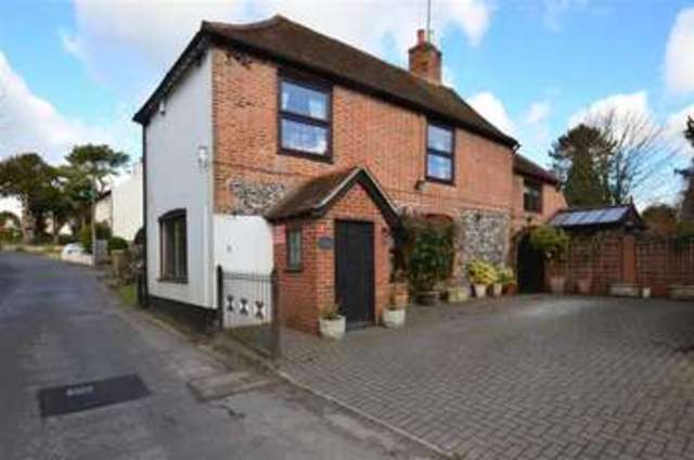  Image of 2 Bedroom Detached for sale at Eythorne Dover Dover, CT15 4BG