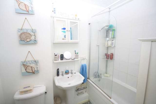  Image of 2 Bedroom Terraced to rent at Thistle Close Noak Bridge Basildon, SS15 5GX