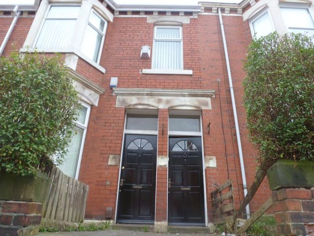  Image of 3 Bedroom Flat to rent at Trewhitt Road Array Byker, NE6 5LU
