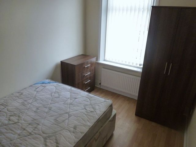  Image of 3 Bedroom Flat to rent at Trewhitt Road Array Byker, NE6 5LU
