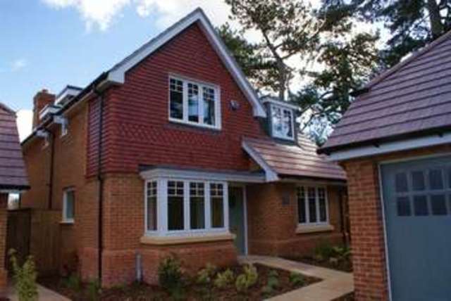  Image of 4 Bedroom Detached to rent at Stephenson Close Twyford Reading, RG10 9FG