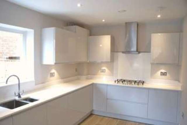  Image of 4 Bedroom Detached to rent at Stephenson Close Twyford Reading, RG10 9FG