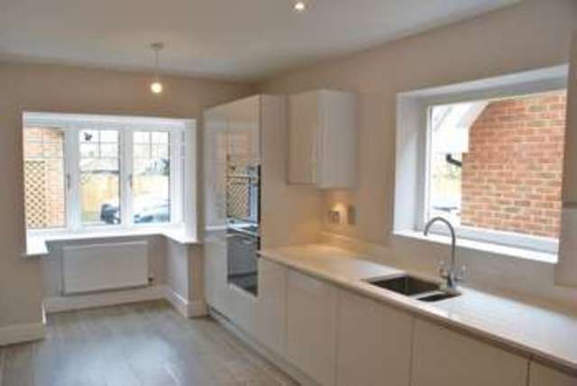  Image of 4 Bedroom Detached to rent at Stephenson Close Twyford Reading, RG10 9FG
