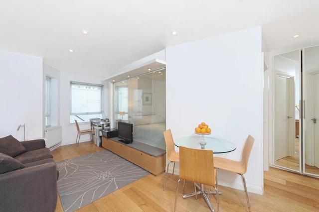  Image of 1 Bedroom Ground Flat to rent at Upper Addison Gardens  Holland Park, W14 8AP
