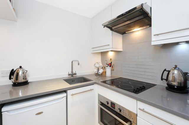  Image of 1 Bedroom Ground Flat to rent at Upper Addison Gardens  Holland Park, W14 8AP