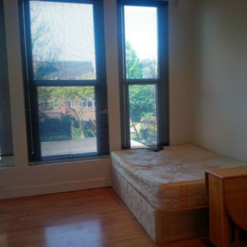  Image of Studio to rent at London NW2 London, NW2 3BU