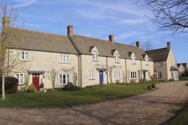  Image of 3 Bedroom Cottage for sale at West Allcourt  Lechlade, GL7 3FA