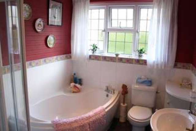  Image of 3 Bedroom Chalet for sale at West Hill Ottery St Mary Devon, EX11 1XH