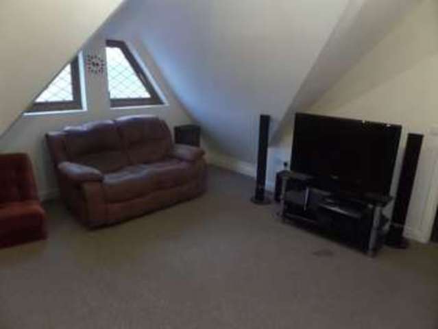 Image of 1 Bedroom Flat to rent at West Road  Westcliff-On-Sea, SS0 9DE