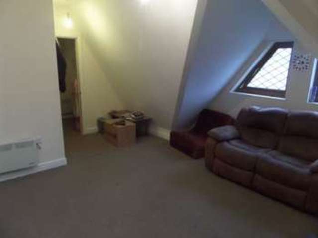  Image of 1 Bedroom Flat to rent at West Road  Westcliff-On-Sea, SS0 9DE
