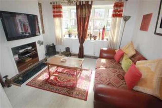  Image of 3 Bedroom Semi-Detached for sale at Ipswich, IP4 4AE