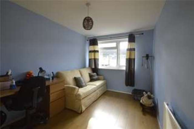  Image of 2 Bedroom Terraced for sale at Maidenhead Berkshire Maidenhead, SL6 8AP