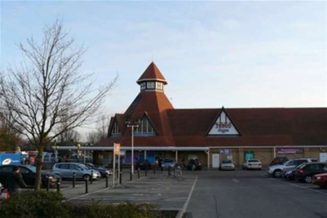  Image of 4 Bedroom Detached to rent at Purley, CR8 2EJ