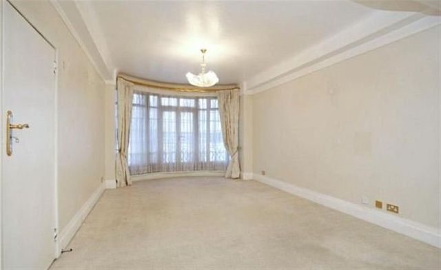  Image of 6 Bedroom Flat to rent at Glentworth Street  Marylebone, NW1 5NA