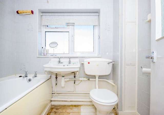  Image of 2 Bedroom Apartment for sale at Berney House Upper Elmers End Road Beckenham, BR3 3EE