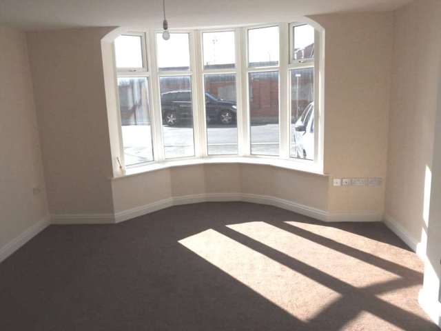  Image of 2 Bedroom Flat to rent at Blackpool  Blackpool, FY4 1HW