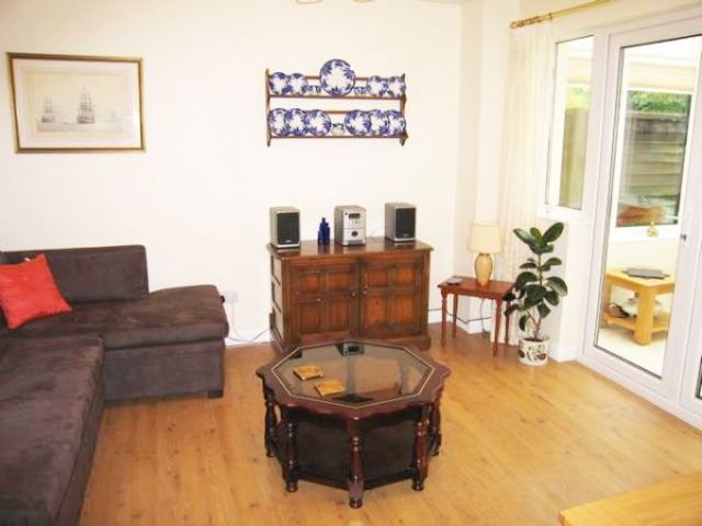  Image of 1 Bedroom Terraced to rent at Bridgestone Drive  Bourne End, SL8 5XG