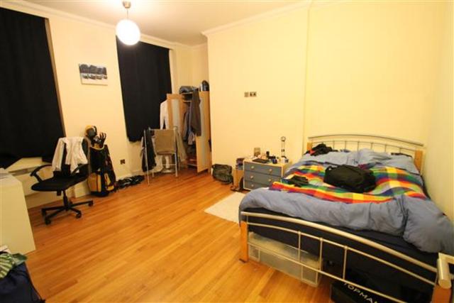  Image of 2 Bedroom Apartment for sale at Purley, CR8 4DB