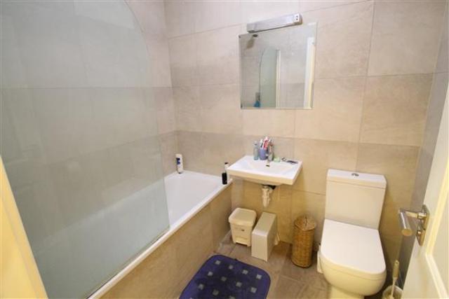 Image of 2 Bedroom Apartment for sale at Purley, CR8 4DB