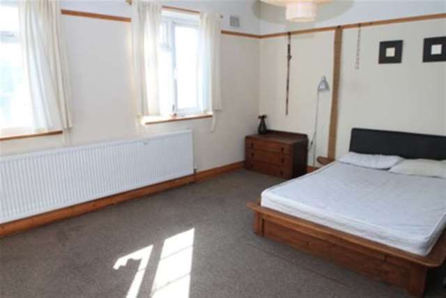  Image of 2 Bedroom Flat to rent at Bromley, BR1 4PA
