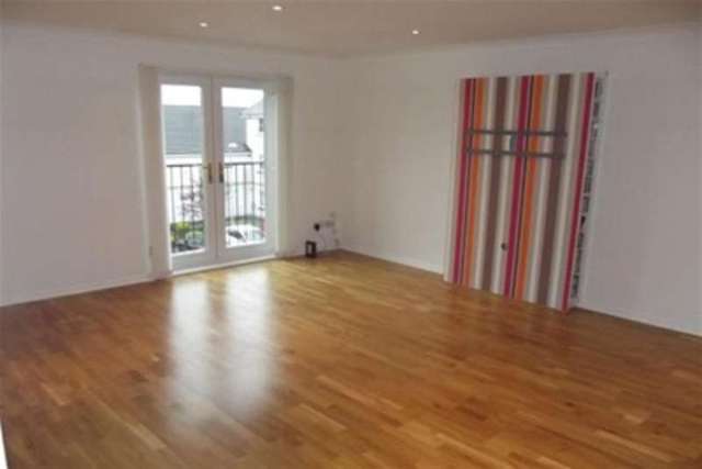  Image of 2 Bedroom Flat to rent at Glasgow, G69 8FB