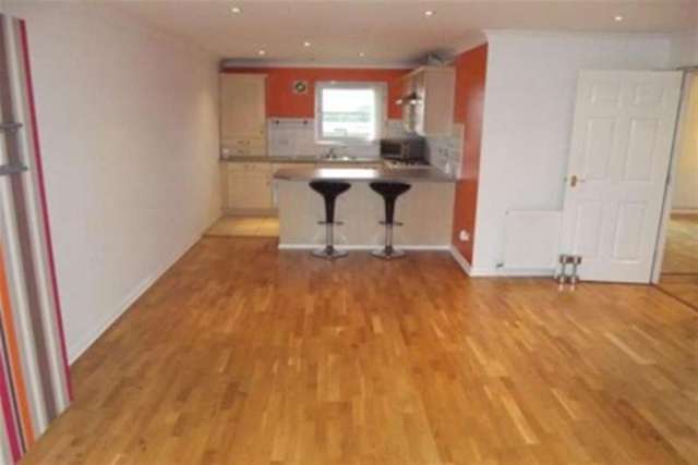  Image of 2 Bedroom Flat to rent at Glasgow, G69 8FB