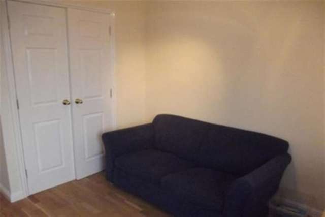  Image of 2 Bedroom Flat to rent at Glasgow, G69 8FB