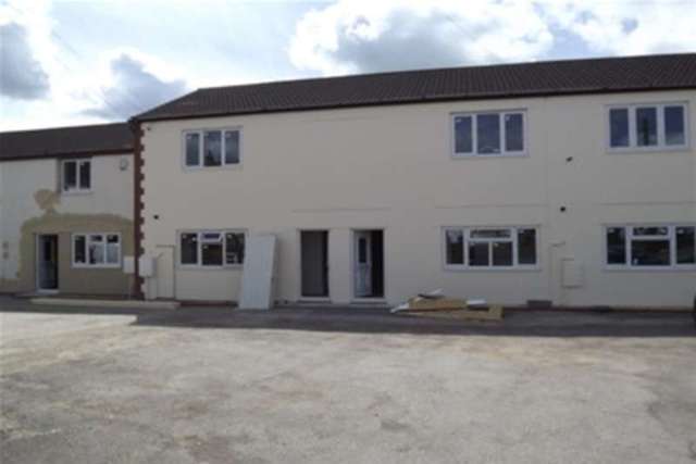  Image of 2 Bedroom Detached to rent at Chard, TA20 1HE