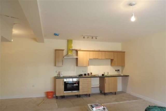  Image of 2 Bedroom Detached to rent at Chard, TA20 1HE