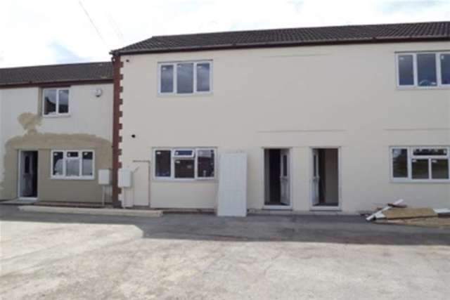  Image of 2 Bedroom Detached to rent at Chard, TA20 1HE