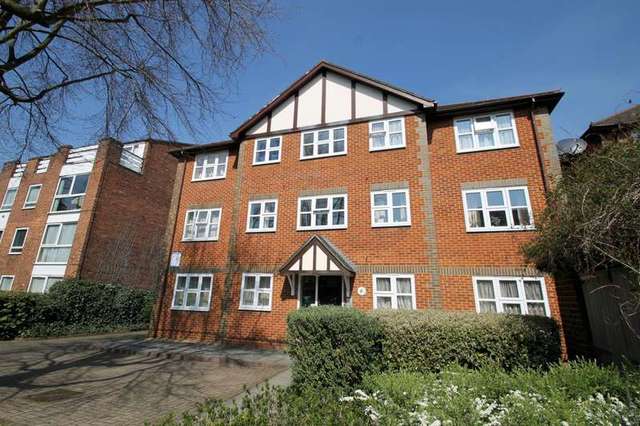  Image of 1 Bedroom Flat to rent at 44 Mulgrave Road  Sutton, SM2 6LX