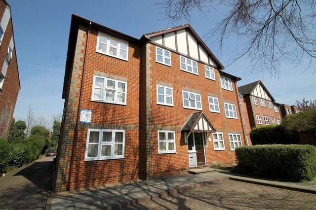  Image of 1 Bedroom Flat to rent at 44 Mulgrave Road  Sutton, SM2 6LX