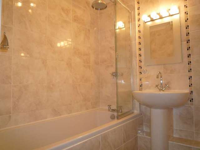  Image of 1 Bedroom Flat to rent at 44 Mulgrave Road  Sutton, SM2 6LX