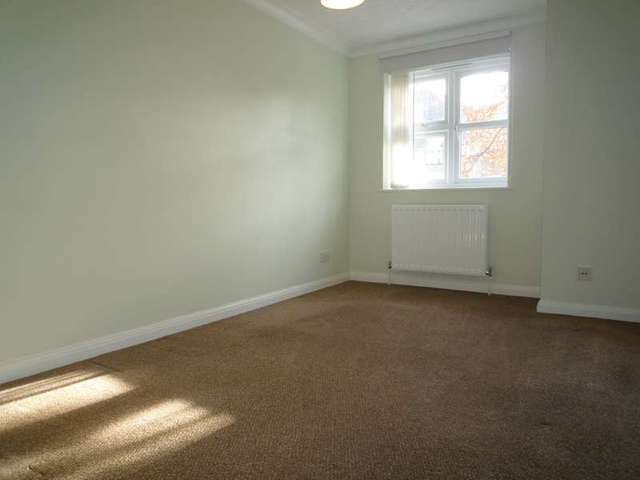  Image of 1 Bedroom Flat to rent at 44 Mulgrave Road  Sutton, SM2 6LX