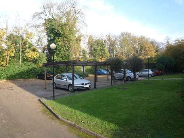  Image of 1 Bedroom Flat to rent at 44 Mulgrave Road  Sutton, SM2 6LX