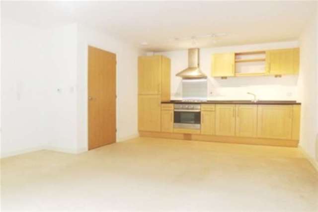  Image of 1 Bedroom Flat to rent at Penryn, TR10 8FE