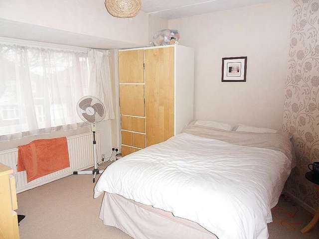  Image of 3 Bedroom Property to rent at COTTESBROOK ROAD  BIRMINGHAM, B27 6LE