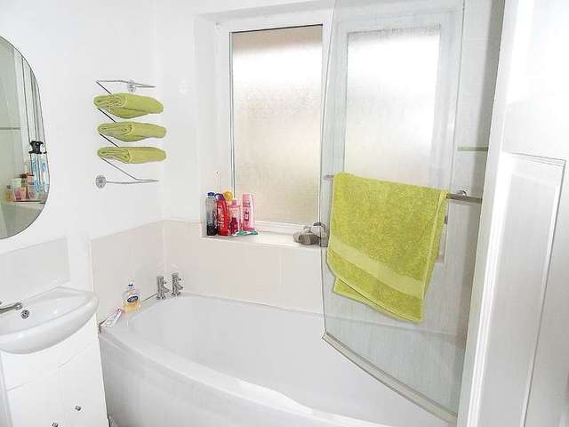  Image of 3 Bedroom Property to rent at COTTESBROOK ROAD  BIRMINGHAM, B27 6LE