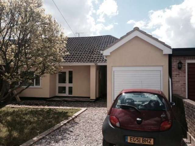  Image of 3 Bedroom Detached for sale at Daws Heath Road  Rayleigh, SS6 7QY