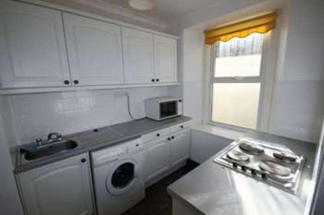  Image of 1 Bedroom Flat to rent at Elton Road  Clevedon, BS21 7RG
