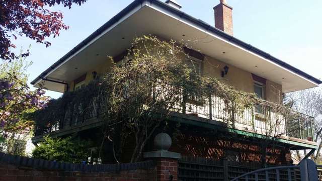  Image of 3 Bedroom Detached to rent at Fishers Close Streatham London, SW16 1JN