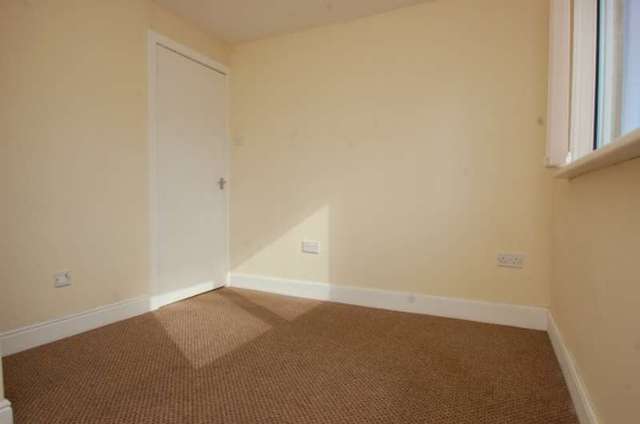  Image of 2 Bedroom Flat to rent at Glebe Avenue  Dunoon, PA23 8DA