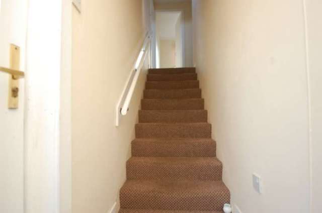  Image of 2 Bedroom Flat to rent at Glebe Avenue  Dunoon, PA23 8DA