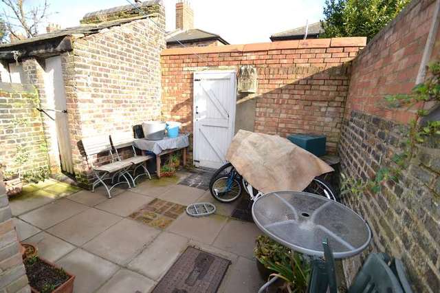  Image of 2 Bedroom Terraced for sale at Willesden Junction, NW10 6TT