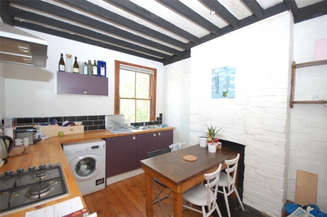  Image of 2 Bedroom Flat to rent at Harlesden Harlesden, NW10 9LR