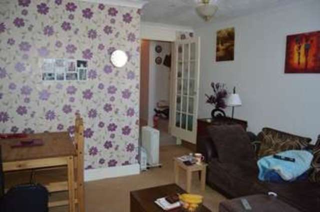  Image of 1 Bedroom Flat for sale at High Street  Shanklin, PO37 6JJ